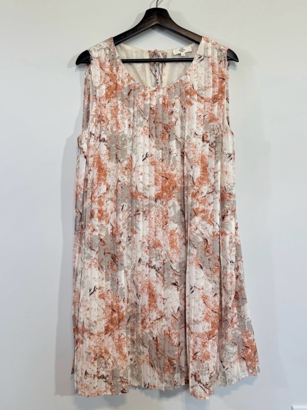 Entro Alexa Pleated Mini Dress Cream Coral Floral Size L